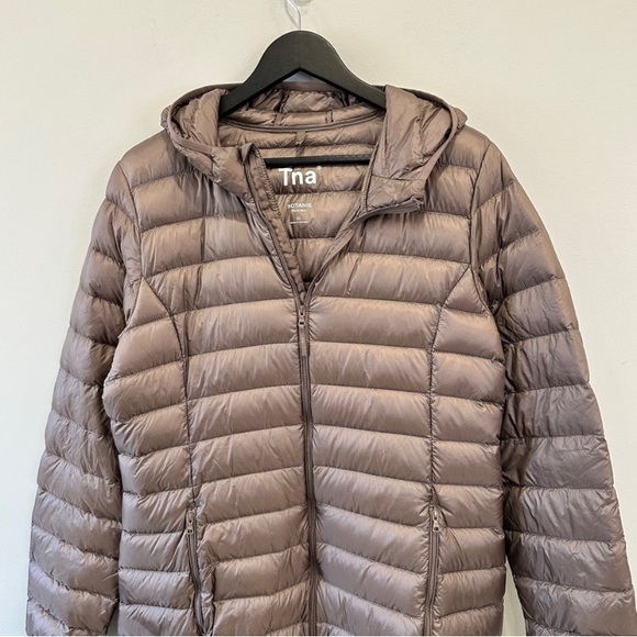 Aritzia Taupe Puffer Jacket - Picture 4 of 10